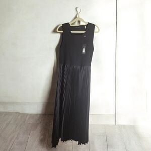 Elie Tahari Black Asymmetrical Pleated Dress